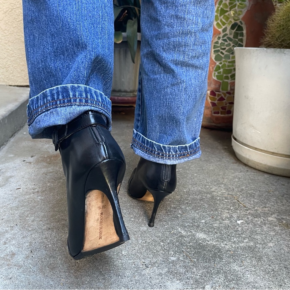 Vintage black Manolo Blahnik all leather booties - Picture 11 of 15